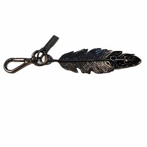 Jessica Simpson Gunmetal Feather Keychain